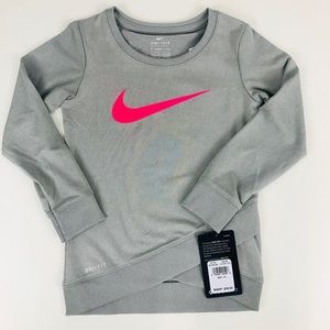 Toddler girls Nike Shirt 👚